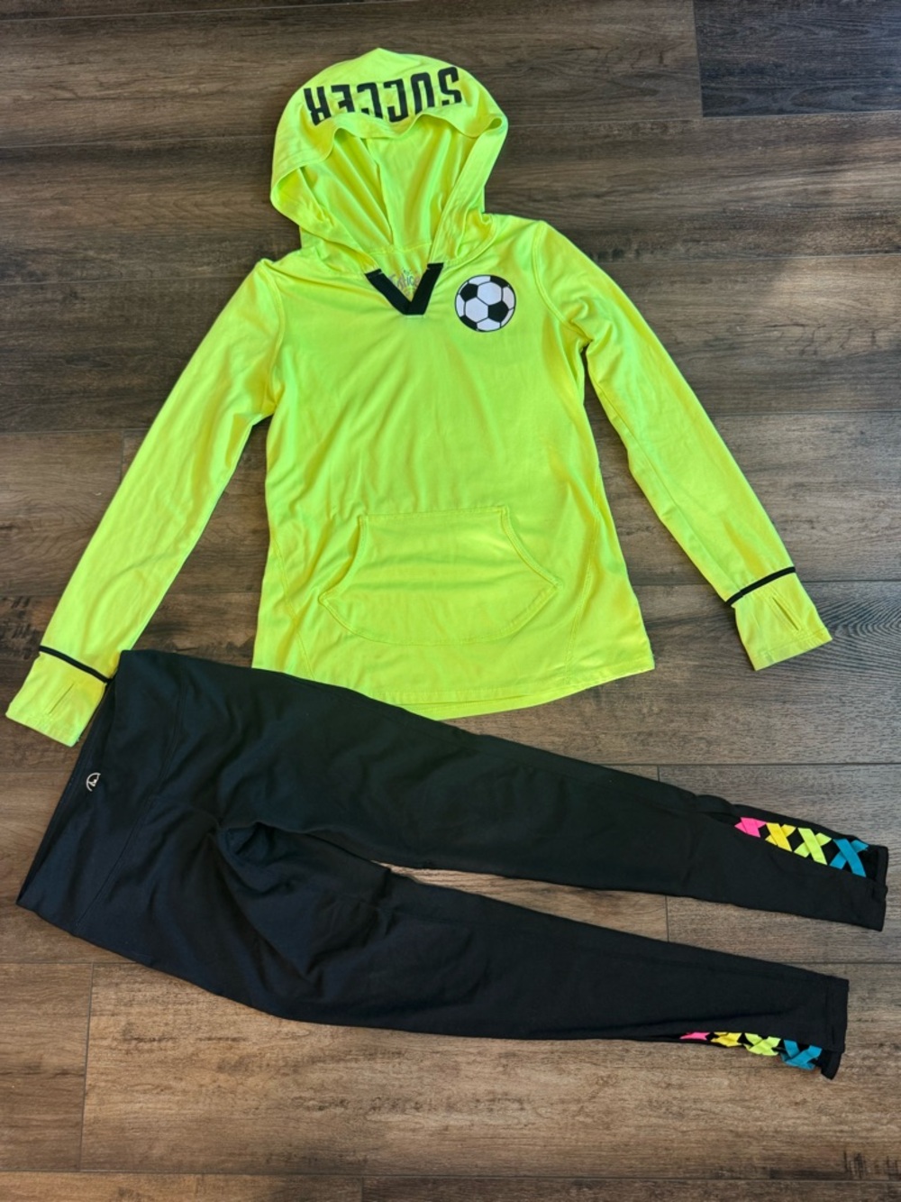 Activewear soccer outfit girls size 8-10